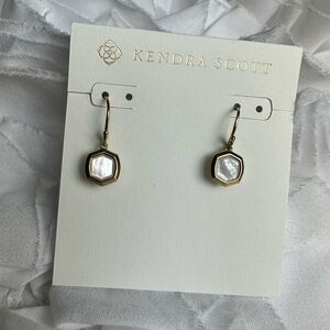 Kendra Scott Gold and Cream Hexagon Earrings